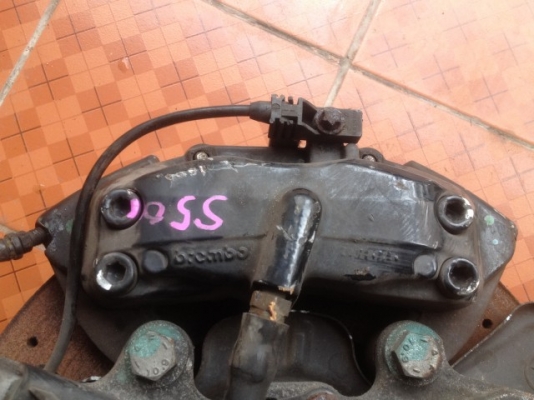ปั้มเบ้นเเท้ BREMBO 4 POT เก่าญี่ปุ่นเเท้brembo 4 pot ของ AMG ของ sl500 ใส่จานได้ตั้งแต่ 300-355 mm ตรงรุ่น w201, W124, w210, w202, w203,w208, w211 w209 สีเดิมๆผ้าเบรคยังหนาอยู่สภาพดี ปั้มเบ้นเเท้ BREMBO 4 POT เก่าญี่ปุ่นเเท้brembo 4 pot ของ AMG ของ sl500 ใส่จานได้ตั้งแต่ 300-355 mm ตรงรุ่น w201, W124, w210, w202, w203,w208, w211 w209 สีเดิมๆผ้าเบรคยังหนาอยู่สภาพดี