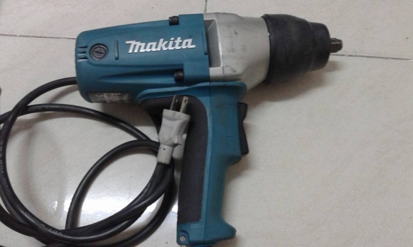 บ็อกไฟฟ้า มากีต้าแท้ 4 หุน TW0350 สภาพใหม่มาก