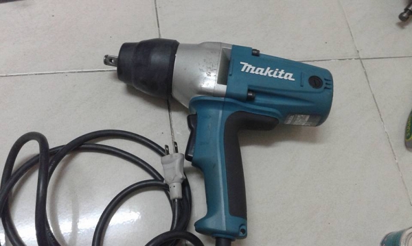 บ็อกไฟฟ้า มากีต้าแท้ 4 หุน TW0350 สภาพใหม่มาก