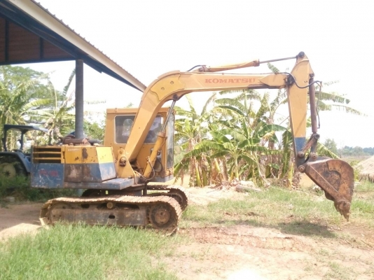 ขายด่วนรถแบคโฮ โคมัชสุ pc 60 รุ่น 3 สภาพพร้อมใช้งาน