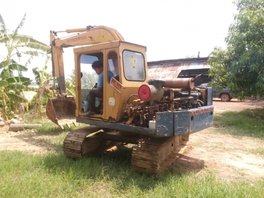 ขายด่วนรถแบคโฮ โคมัชสุ pc 60 รุ่น 3 สภาพพร้อมใช้งาน