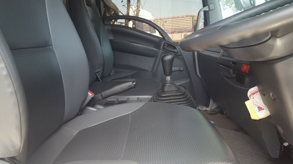 ขาย 6 ล้อ อีซูซุดัมพ์ FRR 190 แรง ปี 57 วิ่งน้อย 3x,xxx สภาพน้องป้ายแดง  จัดแนนท์ได้ครับ สนใจติดต่อ 081-9420141  ,  081-5715326