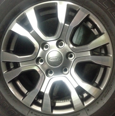 แม็กสภาพป้ายแดง ford ranger ขอบ18 พร้อมยาง265-60-18 ปลายปี 15