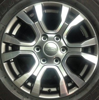 แม็กสภาพป้ายแดง ford ranger ขอบ18 พร้อมยาง265-60-18 ปลายปี 15