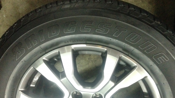 แม็กสภาพป้ายแดง ford ranger ขอบ18 พร้อมยาง265-60-18 ปลายปี 15