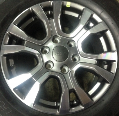 แม็กสภาพป้ายแดง ford ranger ขอบ18 พร้อมยาง265-60-18 ปลายปี 15