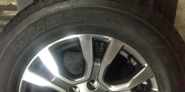 แม็กสภาพป้ายแดง ford ranger ขอบ18 พร้อมยาง265-60-18 ปลายปี 15