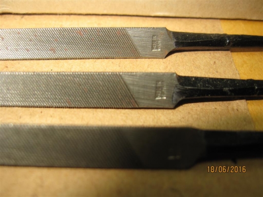 ตะไบ 3 เหลี่ยม ขนาด 4.5 นิ้ว Made in Germany ตะไบ 3 เหลี่ยม ขนาด 4.5 นิ้ว Made in Germany