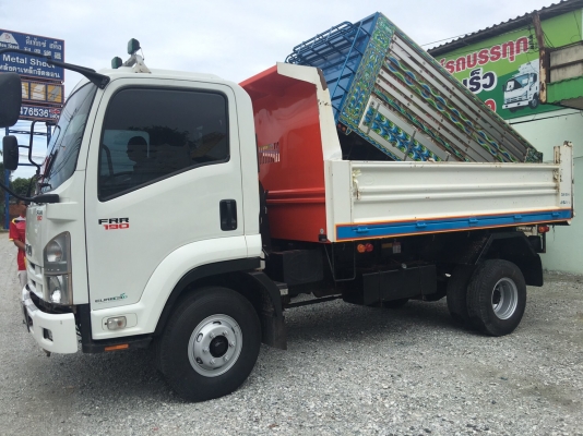 ขาย 6 ล้อ อีซูซุดัมพ์ FRR 190 แรง ปี 58 วิ่งน้อย 5x,xxx  สภาพน้องป้ายแดง  จัดแนนท์ได้ครับ สนใจติดต่อ 081-9420141  ,  081-5715326