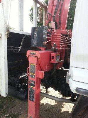 รถอีซูซุ 6 ล้อ ติดเครน 5 ตัน. FTR  200 แรงม้า. ปี 48.    สนใจติดต่อ  081 - 6079515