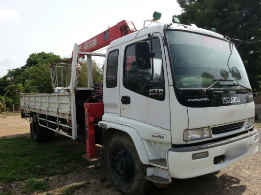 รถอีซูซุ 6 ล้อ ติดเครน 5 ตัน. FTR  200 แรงม้า. ปี 48.    สนใจติดต่อ  081 - 6079515