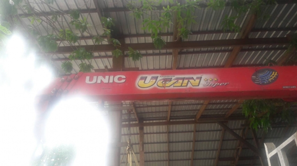 รถอีซูซุ 6 ล้อ ติดเครน 5 ตัน. FTR  200 แรงม้า. ปี 48.    สนใจติดต่อ  081 - 6079515