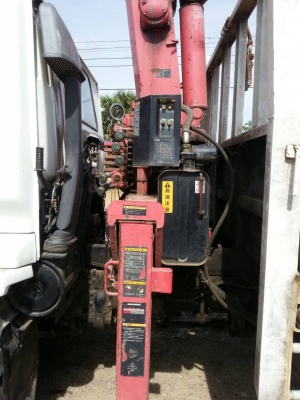 รถอีซูซุ 6 ล้อ ติดเครน 5 ตัน. FTR  200 แรงม้า. ปี 48.    สนใจติดต่อ  081 - 6079515