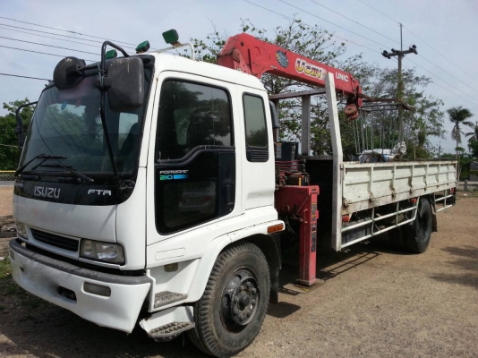 รถอีซูซุ 6 ล้อ ติดเครน 5 ตัน. FTR  200 แรงม้า. ปี 48.    สนใจติดต่อ  081 - 6079515