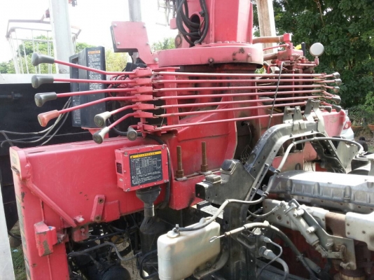 รถอีซูซุ 6 ล้อ ติดเครน 5 ตัน. FTR  200 แรงม้า. ปี 48.    สนใจติดต่อ  081 - 6079515