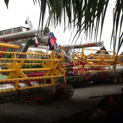 ขายรถเกี่ยวข้าว เครื่อง260Joตัวเดิน200และ 12ht ปัม้22 และ 23ใดกิ้น สนใจติดต่อ 0860025364 ช่างอุ ขายรถเกี่ยวข้าว เครื่อง260Joตัวเดิน200และ 12ht ปัม้22 และ 23ใดกิ้น สนใจติดต่อ 0860025364 ช่างอุ