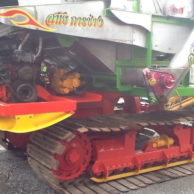 ขายรถเกี่ยวข้าว เครื่อง260Joตัวเดิน200และ 12ht ปัม้22 และ 23ใดกิ้น  สนใจติดต่อ 0860025364 ช่างอุ