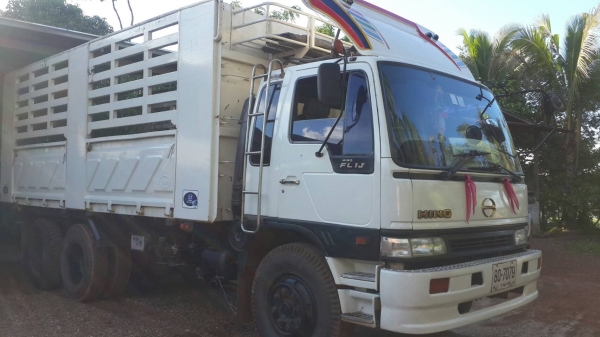 ขายด่วน HINO FL1J สภาพสวยพร้อมใช้งาน รถปี43 ยางดีพร้อมใช้งานคัชชีสวย  ภายในเรียบร้อย เอกสารพร้อมโอน