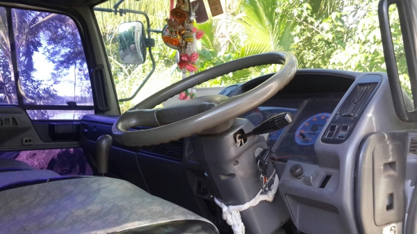 ขายด่วน HINO FL1J สภาพสวยพร้อมใช้งาน รถปี43 ยางดีพร้อมใช้งานคัชชีสวย  ภายในเรียบร้อย เอกสารพร้อมโอน