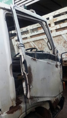 ขายด่วน HINO KM779 ติดเครน 2.9ตัน 2ชัก3ปอก  เครื่องเกียร์ดี คัชชีสวย ภาษีเต็มเอกสารพร้อมโอน