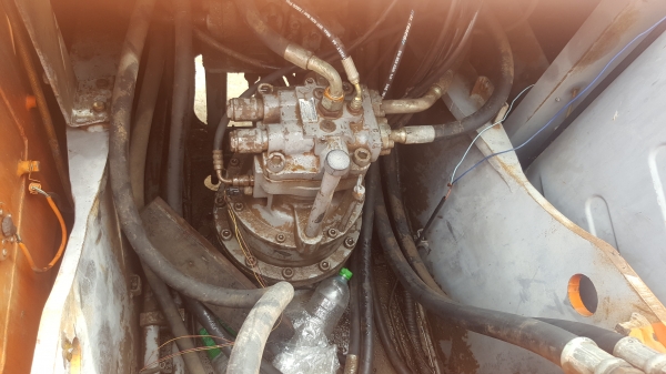 แบคโฮ HITACHI รุ่น ZX200-1