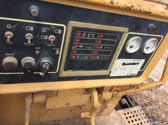 แทรกเตอร์ CAT D5H สภาพดีพร้อมใช้งาน. เอกสารใบชื้นขาย แทรกเตอร์ CAT D5H สภาพดีพร้อมใช้งาน. เอกสารใบชื้นขาย