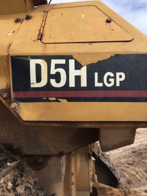 แทรกเตอร์ CAT D5H สภาพดีพร้อมใช้งาน. เอกสารใบชื้นขาย แทรกเตอร์ CAT D5H สภาพดีพร้อมใช้งาน. เอกสารใบชื้นขาย
