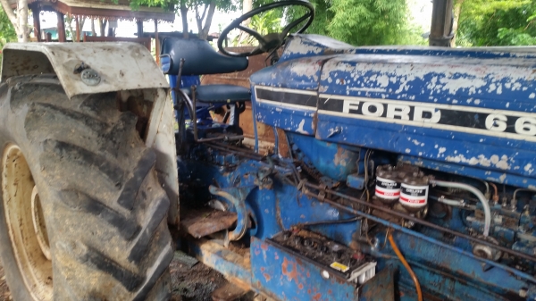ขายรถไถFordรุ่น77 พร้อมใบดันไฮเฮ็งหลี