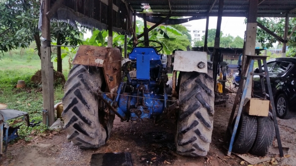 ขายรถไถFordรุ่น77 พร้อมใบดันไฮเฮ็งหลี