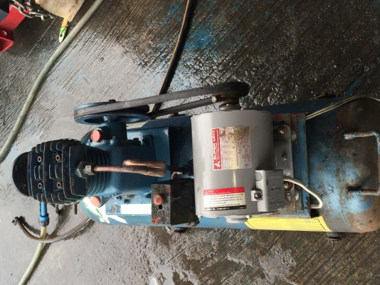 ลูกค้าโอนมัดจำแล้วครับ ปั๊มลมใซร์เล็ก 1สูบ1/4HP Up Motor เป็น1/3HP 220V 4pole 35L