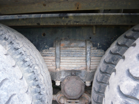 รถบรรทุกน้ำ 10 ล้อ 2 เพลา 10 เกียร์ รถมี 3 คัน ช่วงล่างใหญ่ รถบรรทุกน้ำ 10 ล้อ 2 เพลา 10 เกียร์ รถมี 3 คัน ช่วงล่างใหญ่