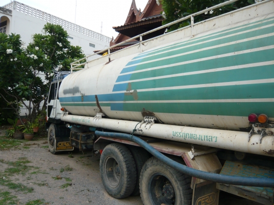 รถบรรทุกน้ำ 10 ล้อ 2 เพลา 10 เกียร์ รถมี 3 คัน ช่วงล่างใหญ่ รถบรรทุกน้ำ 10 ล้อ 2 เพลา 10 เกียร์ รถมี 3 คัน ช่วงล่างใหญ่