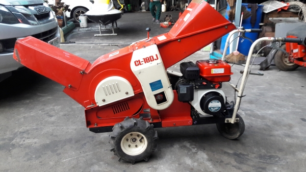 ขายเครื่องย่อยกิ่งไม้ สภาพสวยจากญี่ปุ่น