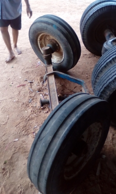 ขายคานหน้าคอช้างพร้อมล้อ2ข้างรถไถฟอร์ด ขายคานหน้าคอช้างพร้อมล้อ2ข้างรถไถฟอร์ด