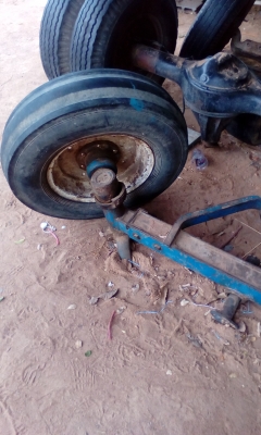 ขายคานหน้าคอช้างพร้อมล้อ2ข้างรถไถฟอร์ด ขายคานหน้าคอช้างพร้อมล้อ2ข้างรถไถฟอร์ด