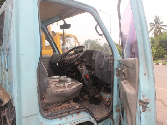 อ๊ซูซุNKR 100 แรงฝาดำ ดั้ม 3 คิวรถขับขี่ดีภาษีไม่ขาดชุดโอนครบ อ๊ซูซุNKR 100 แรงฝาดำ ดั้ม 3 คิวรถขับขี่ดีภาษีไม่ขาดชุดโอนครบ