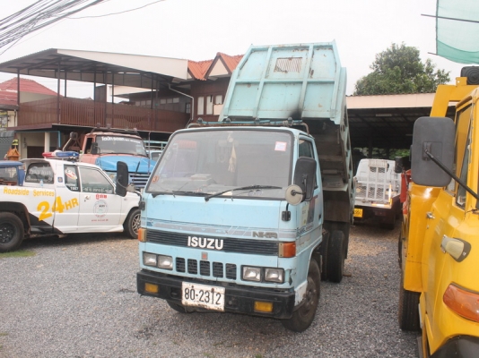 อ๊ซูซุNKR 100 แรงฝาดำ ดั้ม 3 คิวรถขับขี่ดีภาษีไม่ขาดชุดโอนครบ อ๊ซูซุNKR 100 แรงฝาดำ ดั้ม 3 คิวรถขับขี่ดีภาษีไม่ขาดชุดโอนครบ