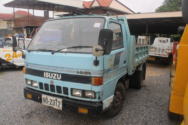 อ๊ซูซุNKR 100 แรงฝาดำ ดั้ม 3 คิวรถขับขี่ดีภาษีไม่ขาดชุดโอนครบ อ๊ซูซุNKR 100 แรงฝาดำ ดั้ม 3 คิวรถขับขี่ดีภาษีไม่ขาดชุดโอนครบ