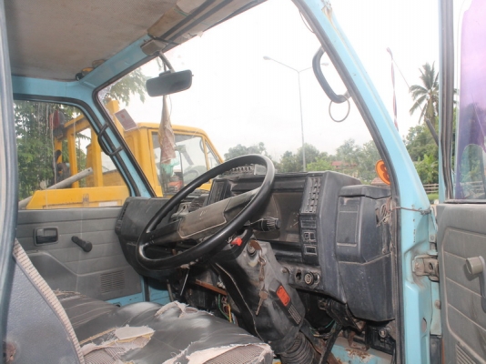 อ๊ซูซุNKR 100 แรงฝาดำ ดั้ม 3 คิวรถขับขี่ดีภาษีไม่ขาดชุดโอนครบ อ๊ซูซุNKR 100 แรงฝาดำ ดั้ม 3 คิวรถขับขี่ดีภาษีไม่ขาดชุดโอนครบ