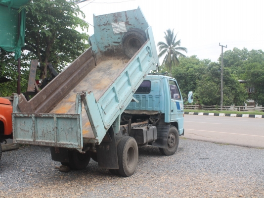 อ๊ซูซุNKR 100 แรงฝาดำ ดั้ม 3 คิวรถขับขี่ดีภาษีไม่ขาดชุดโอนครบ อ๊ซูซุNKR 100 แรงฝาดำ ดั้ม 3 คิวรถขับขี่ดีภาษีไม่ขาดชุดโอนครบ