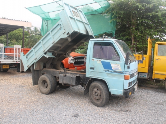 อ๊ซูซุNKR 100 แรงฝาดำ ดั้ม 3 คิวรถขับขี่ดีภาษีไม่ขาดชุดโอนครบ อ๊ซูซุNKR 100 แรงฝาดำ ดั้ม 3 คิวรถขับขี่ดีภาษีไม่ขาดชุดโอนครบ