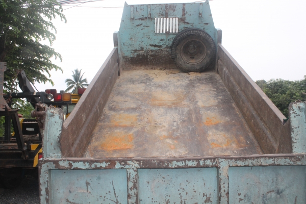 อ๊ซูซุNKR 100 แรงฝาดำ ดั้ม 3 คิวรถขับขี่ดีภาษีไม่ขาดชุดโอนครบ อ๊ซูซุNKR 100 แรงฝาดำ ดั้ม 3 คิวรถขับขี่ดีภาษีไม่ขาดชุดโอนครบ