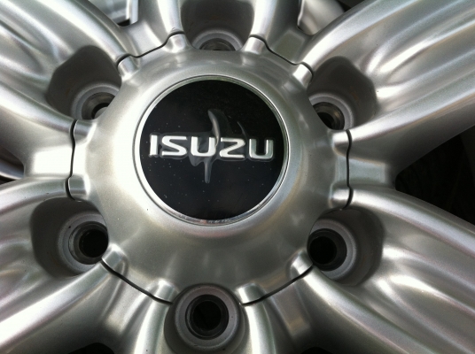 ล้อพร้อมยาง isuzu all new blue power 18 ของแท้ติดรถ ถอดป้ายแดง ยางปี16 26500 บาท