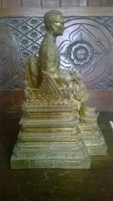 พระรูปในหลวง เนื้อเรซิน เคลือบทองแดง แปะทองคำเปลว สวยๆๆ เหมาะแก่การสักการะบูชา 15,000