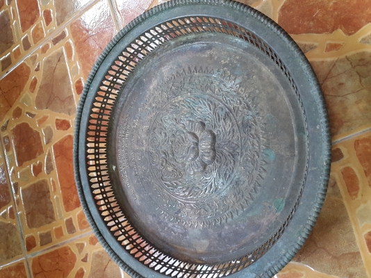 ถาดทองเหลือง ลายกุหลาบ ขนาด 12 นิ้ว 1,300 กะทะทองเหลือง หนาๆๆ เบอร์ 9 ขนาด 7 นิ้ว 1,200 ยังไม่ได้ขัดเงา