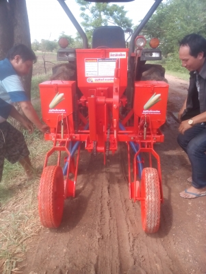 ขายเครื่องหยอดข้าวโพดมือหนึ่ง