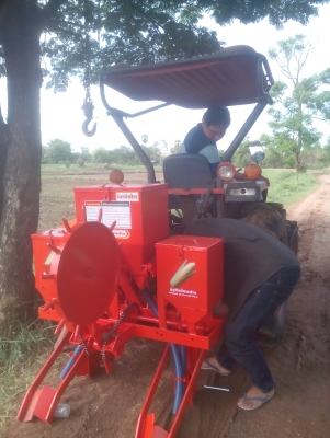 ขายเครื่องหยอดข้าวโพดมือหนึ่ง