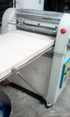 เครื่องรีดแป้งพาย