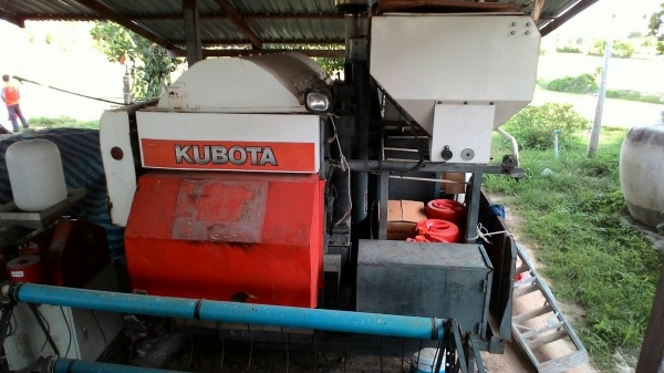 ขายรถเกียวข้าว  DC 60 ปี 52  ราคาเบาฯ   250000 ด่วน  เอาไปไม่ต้องซ่อมลุยงานเลยต้องการขายด่วนต้องการใช้เงิน