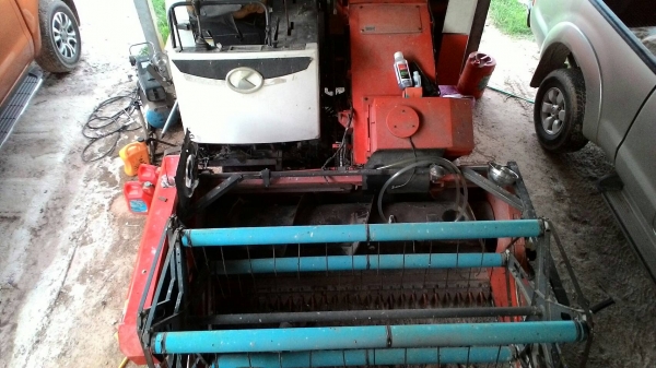 ขายรถเกียวข้าว  DC 60 ปี 52  ราคาเบาฯ   250000 ด่วน  เอาไปไม่ต้องซ่อมลุยงานเลยต้องการขายด่วนต้องการใช้เงิน